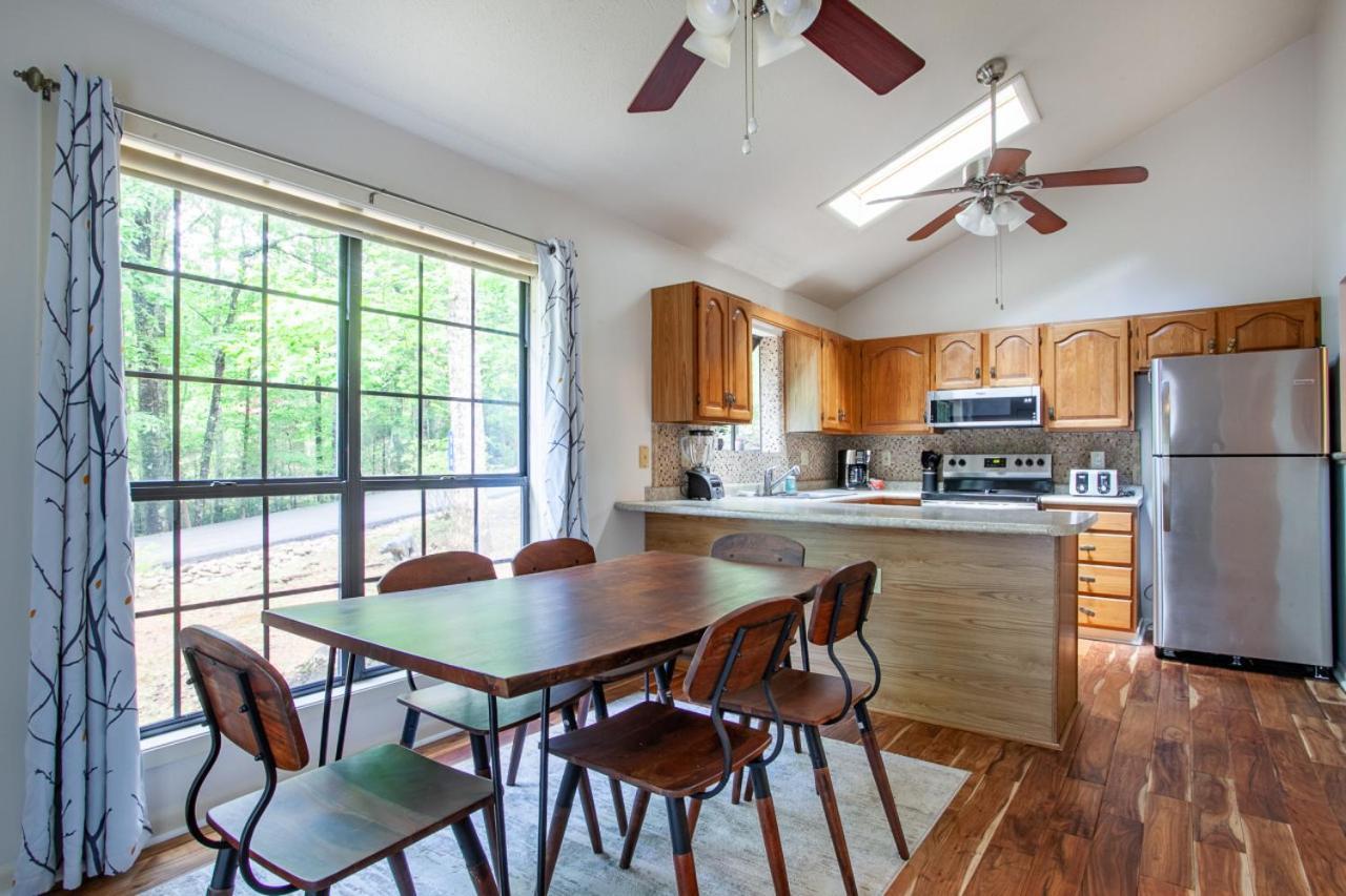 Little Cub Cottage - Mtn Views & Community Pools Gatlinburg Exterior foto
